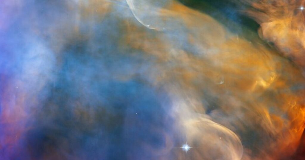 Jaw Breaking Orion Nebula Captured by Hubble with Weird Illusion
